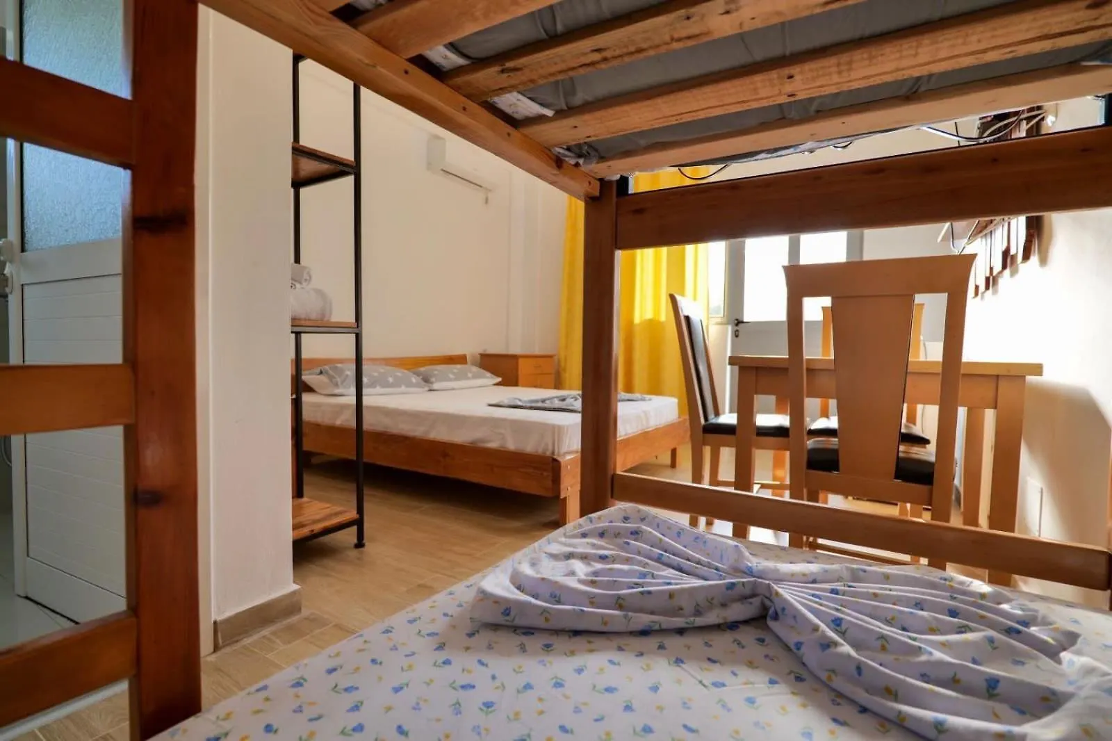 *** Hotel Tropikal - Freskia Bunec Sarandë Albánie